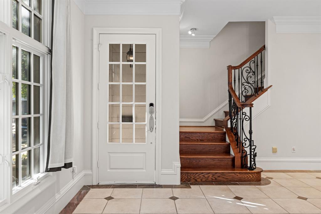 Lexington State Thomas - Residential