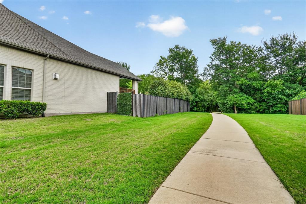 2204 Grafton Lane