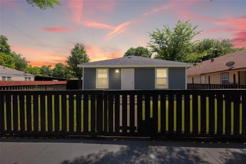 3434 Avenue M Fort Worth TX 76105