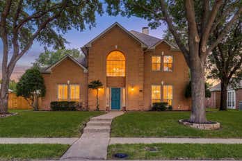 Single Family Residence at 2112 Glendale Drive