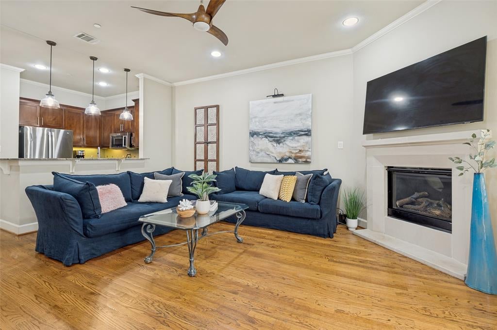 7333 Valley View Lane 304