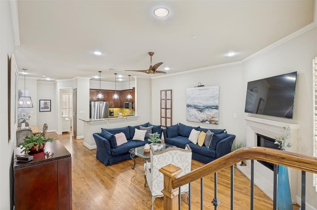 7333 Valley View Lane 304