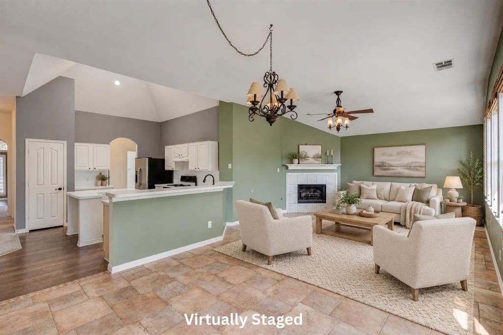 4112 Creek Hollow Way