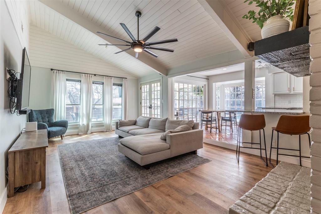 3704 Wisteria Lane