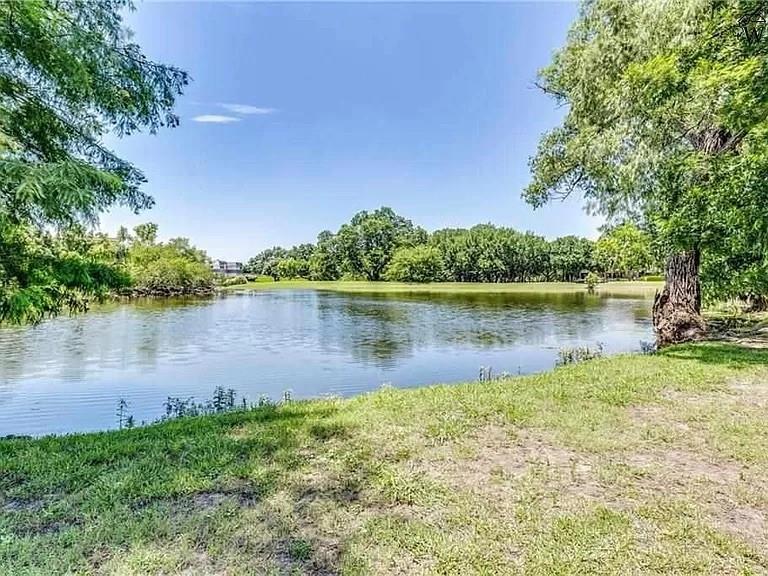 El Ranchero Country Estates - Residential