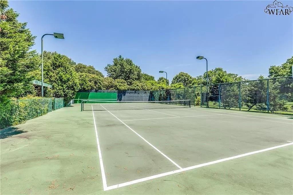 El Ranchero Country Estates - Residential