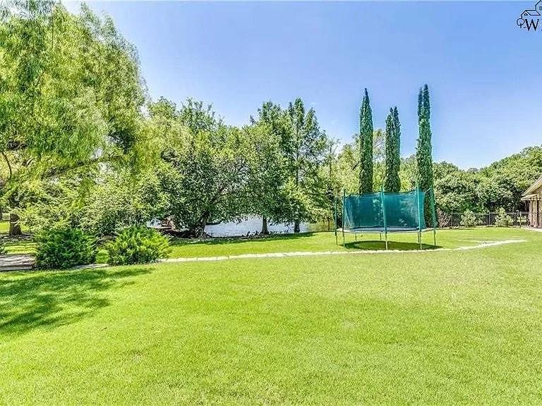 El Ranchero Country Estates - Residential