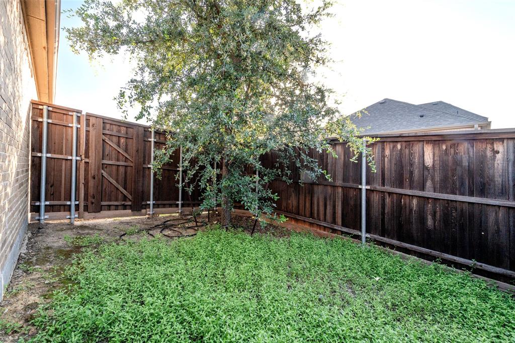 Valencia On The Lake - Residential