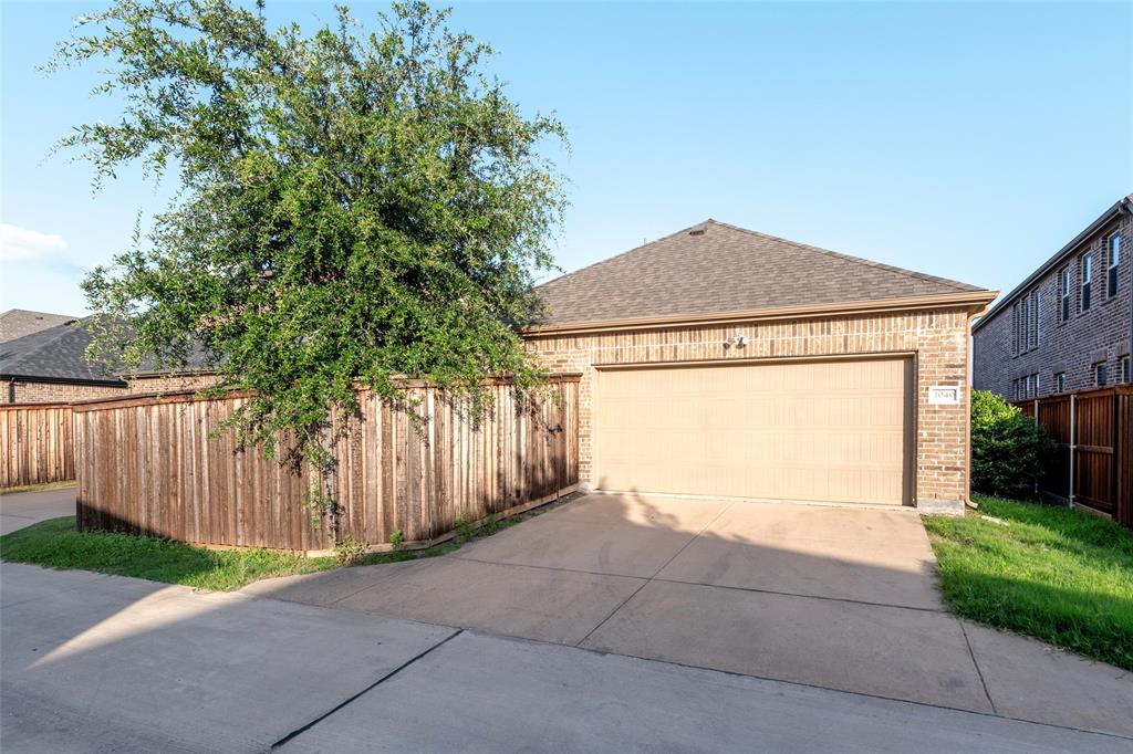 Valencia On The Lake - Residential