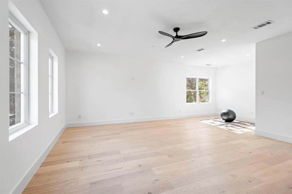 Wilshire Summit - Residential