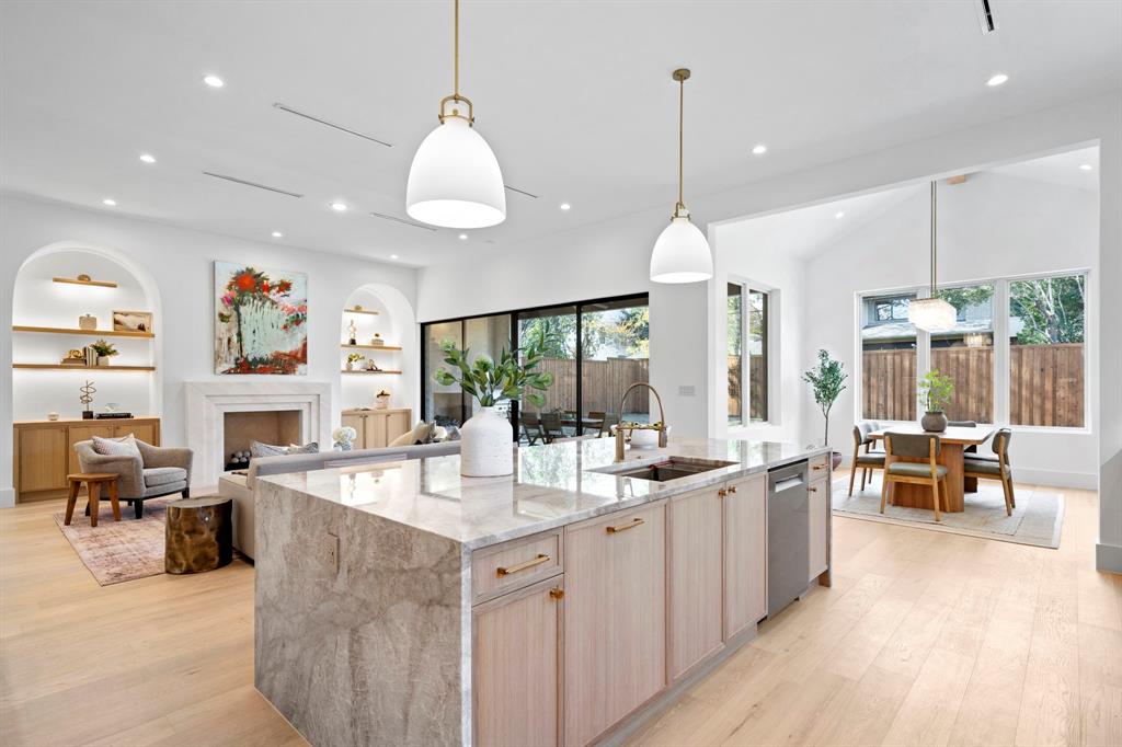 Wilshire Summit - Residential