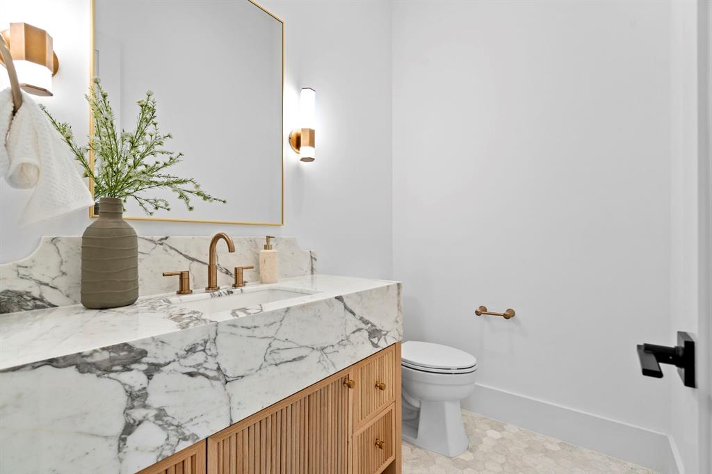 Wilshire Summit - Residential