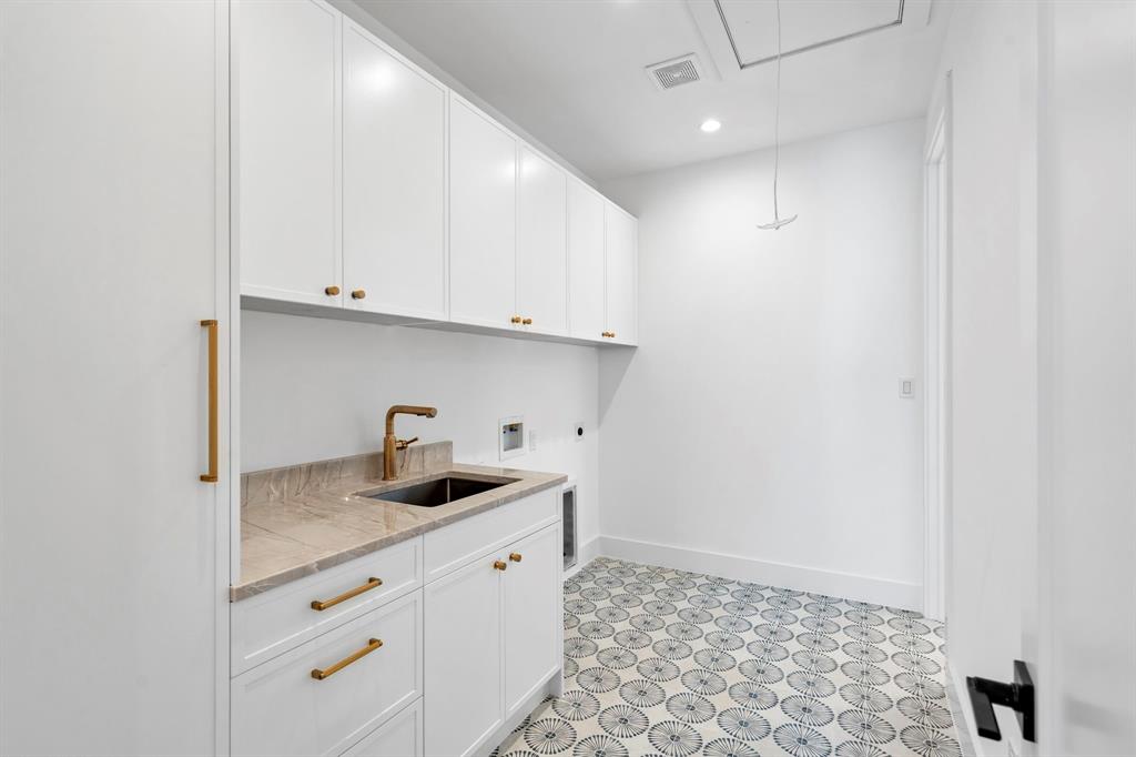 Wilshire Summit - Residential