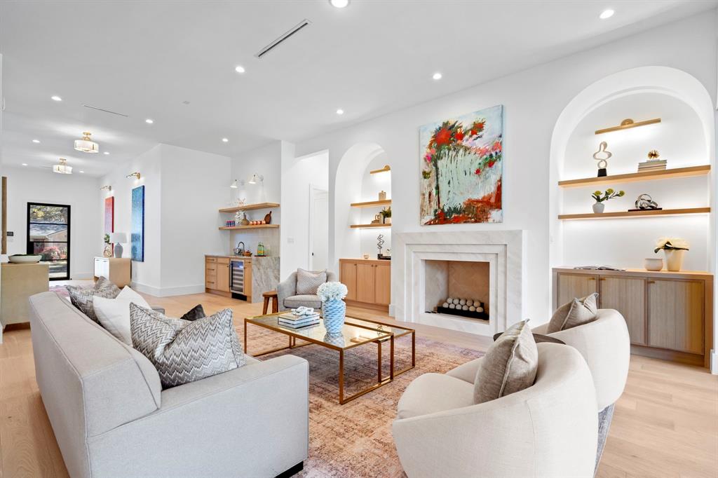 Wilshire Summit - Residential