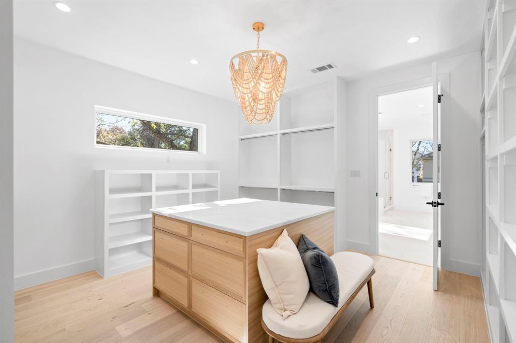 Wilshire Summit - Residential