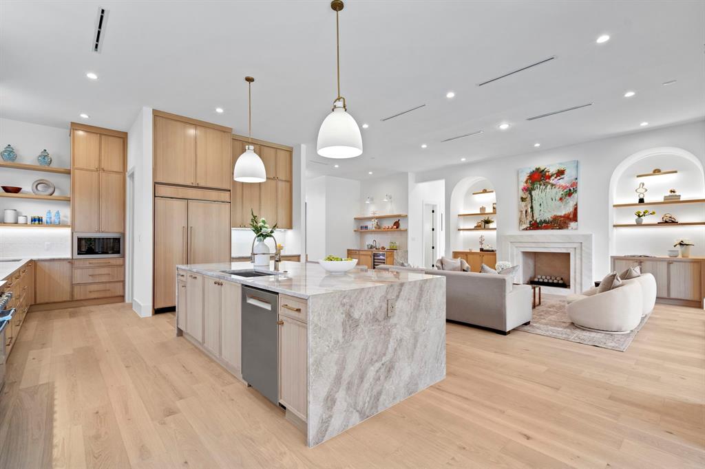 Wilshire Summit - Residential