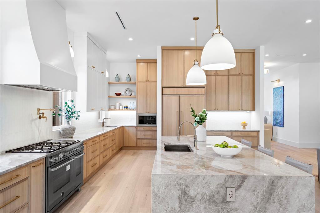 Wilshire Summit - Residential