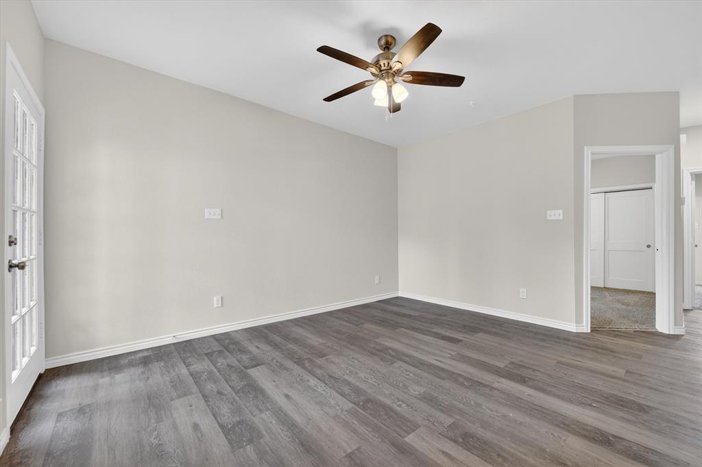 Lovers Lane Condos Ph 01 04 - Residential