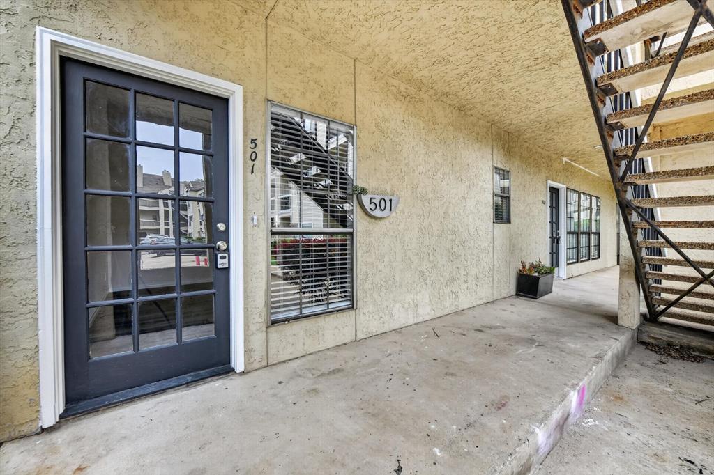 Lovers Lane Condos Ph 01 04 - Residential