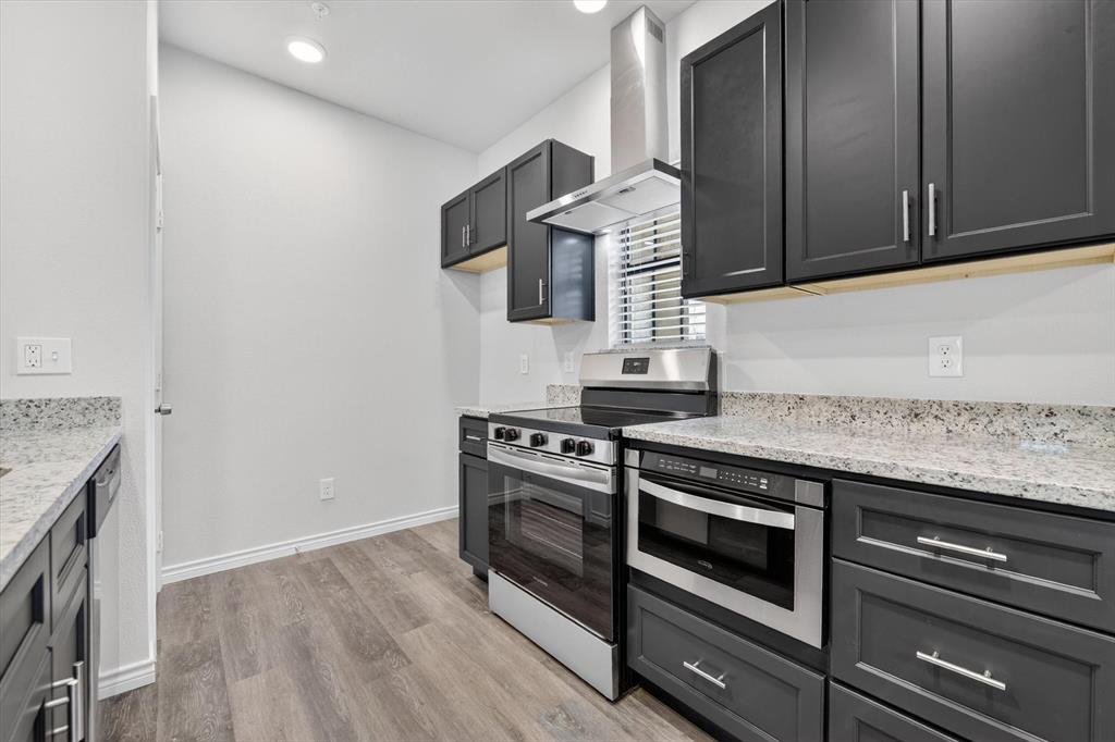 Lovers Lane Condos Ph 01 04 - Residential