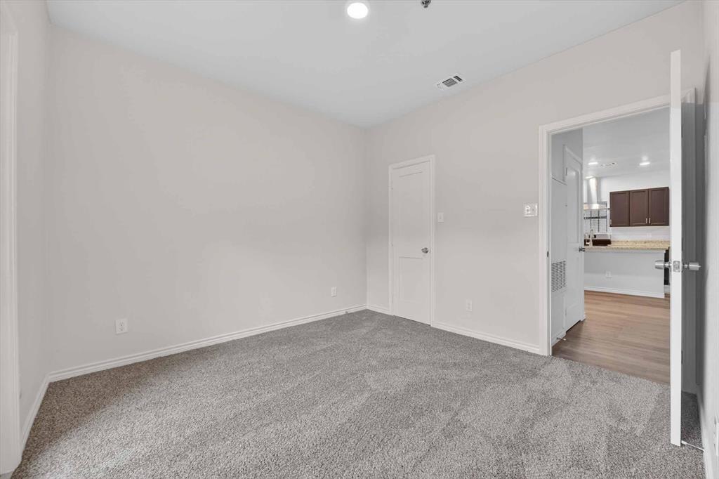 Lovers Lane Condos Ph 01 04 - Residential