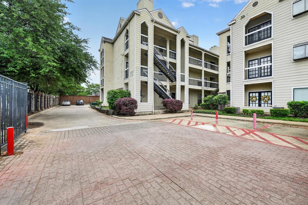 Lovers Lane Condos Ph 01 04 - Residential