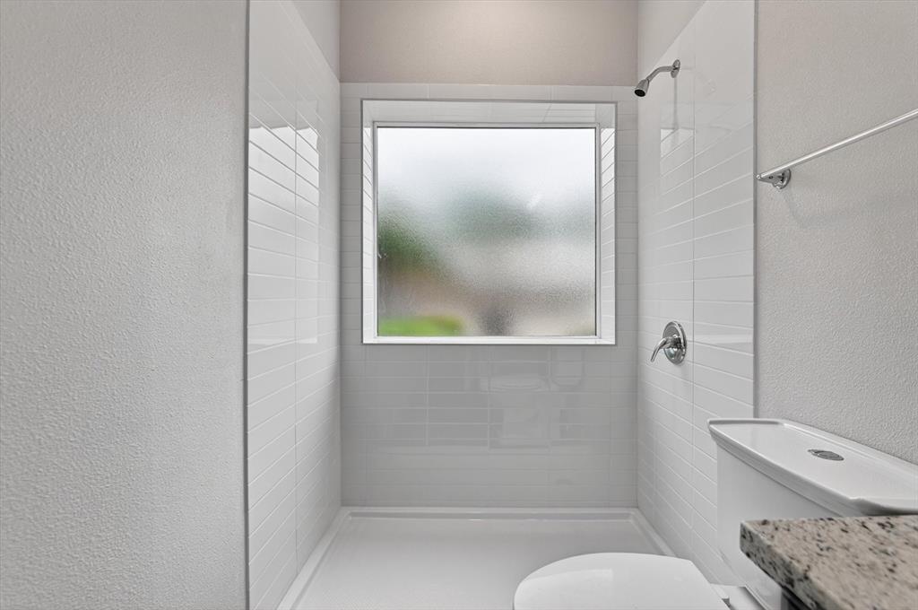 Lovers Lane Condos Ph 01 04 - Residential