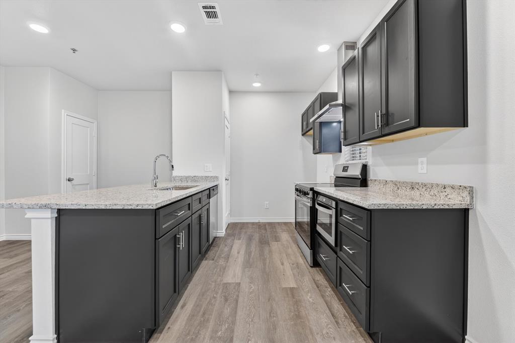 Lovers Lane Condos Ph 01 04 - Residential