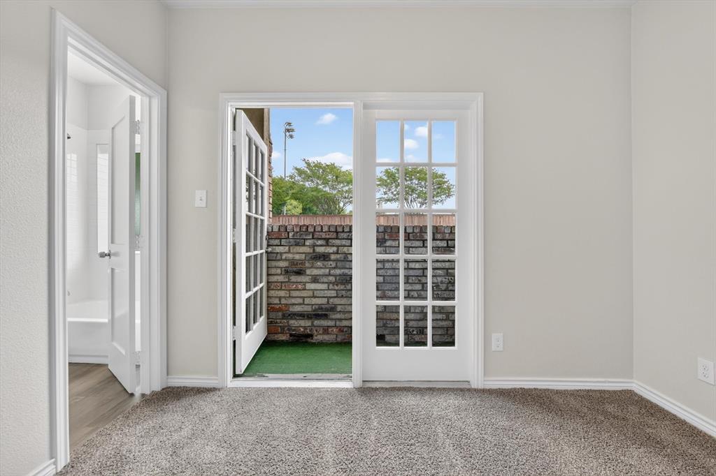 Lovers Lane Condos Ph 01 04 - Residential