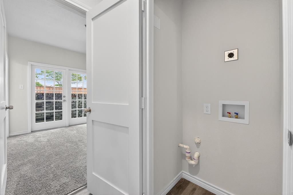 Lovers Lane Condos Ph 01 04 - Residential