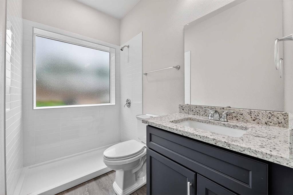 Lovers Lane Condos Ph 01 04 - Residential