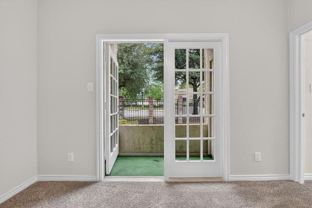 Lovers Lane Condos Ph 01 04 - Residential