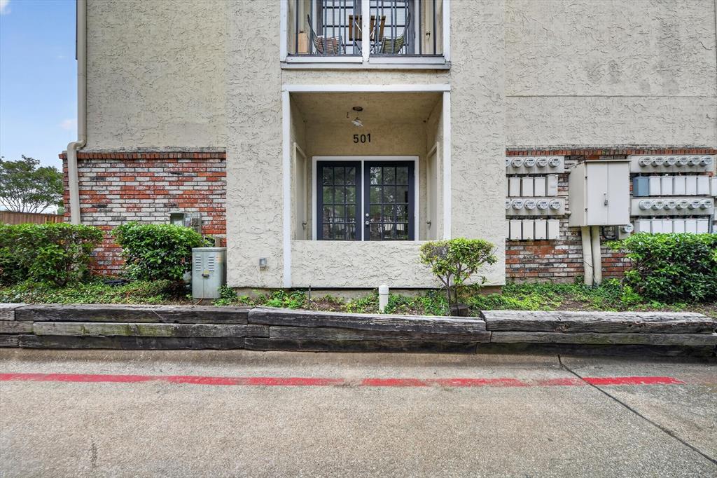 Lovers Lane Condos Ph 01 04 - Residential