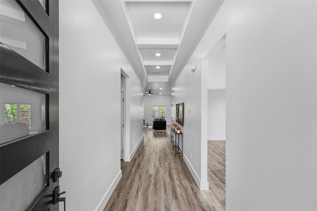 2504 Vaughn Boulevard