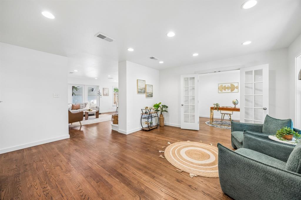6718 Hialeah Drive