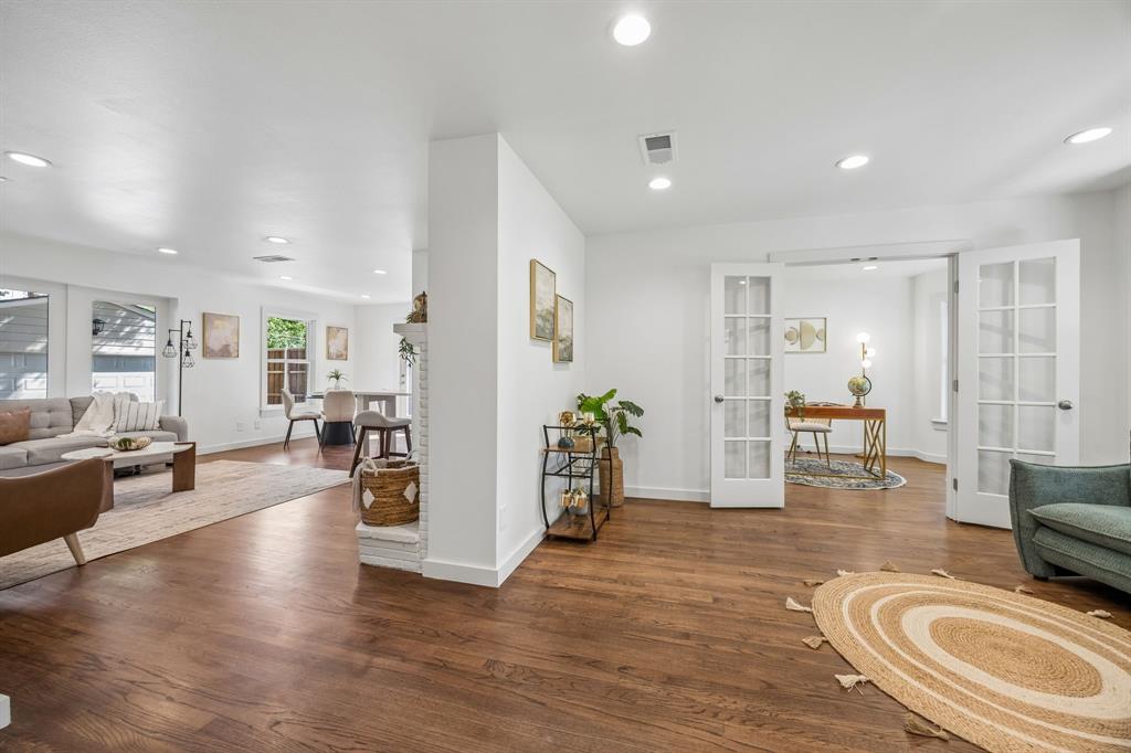 6718 Hialeah Drive
