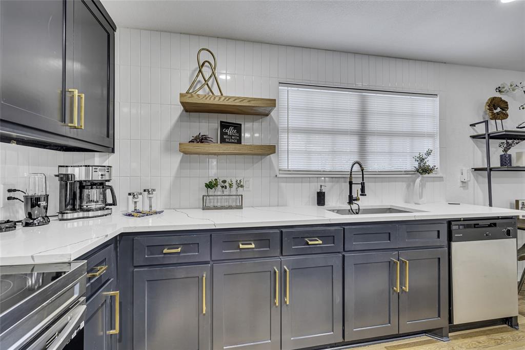 Rockerfellow Add - Residential Lease