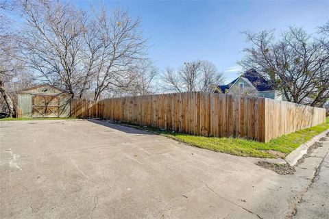 A home in Mineral Wells