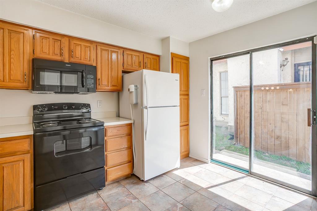 Ridgmar Crossroads Condo - Residential