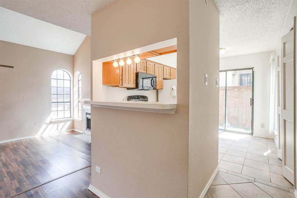 Ridgmar Crossroads Condo - Residential