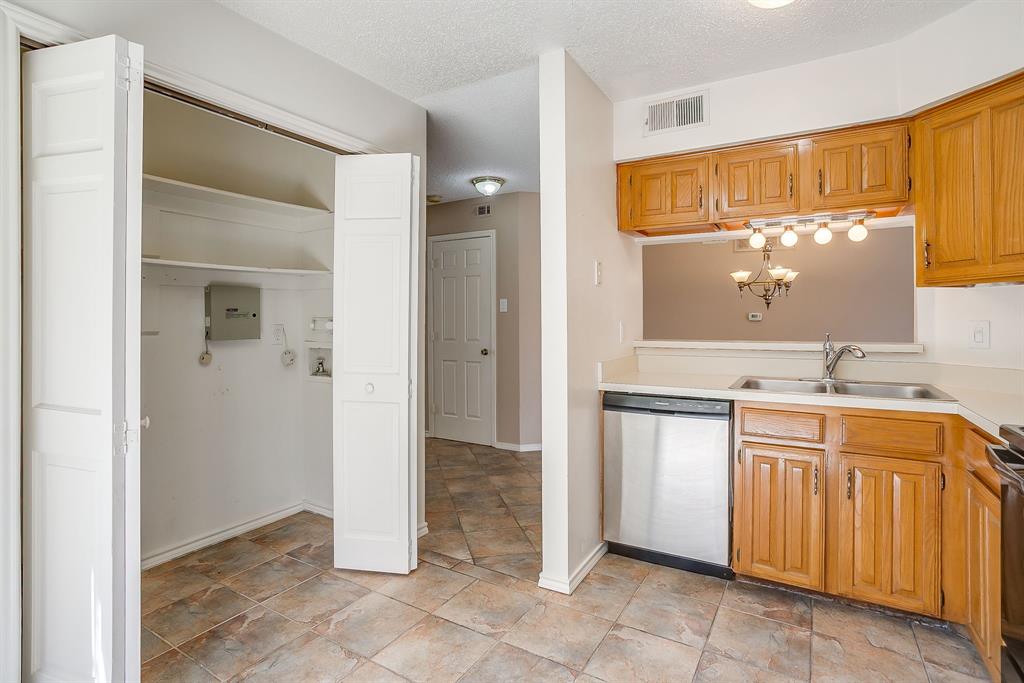 Ridgmar Crossroads Condo - Residential