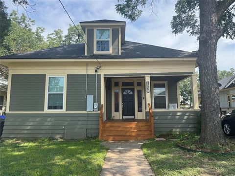 1530 Lyle Avenue Waco TX 76708