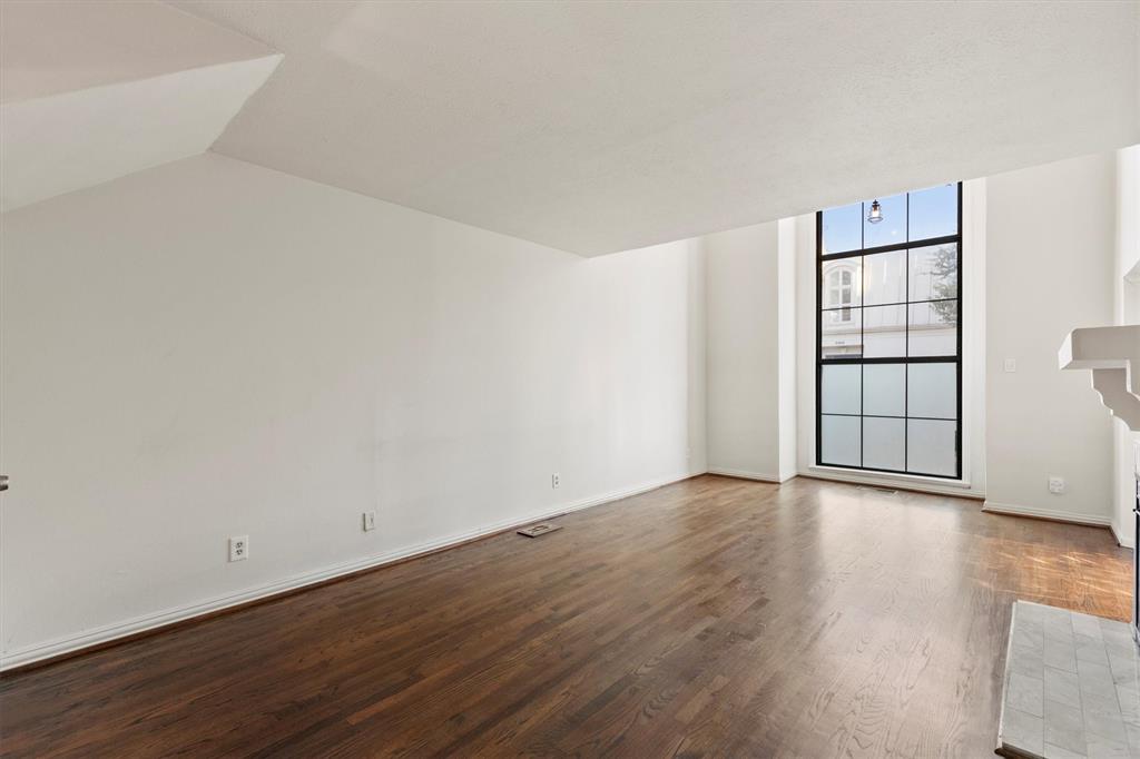 3801 S Versailles Avenue