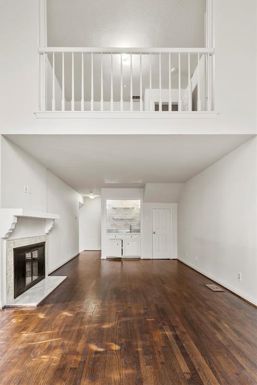 3801 S Versailles Avenue