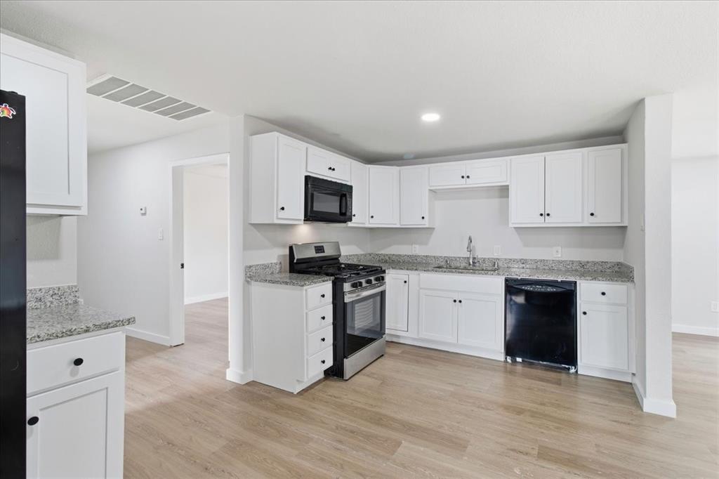 W J S Russell 1st Add - Residential Lease