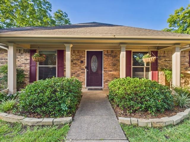 102 Misty Glen Circle
