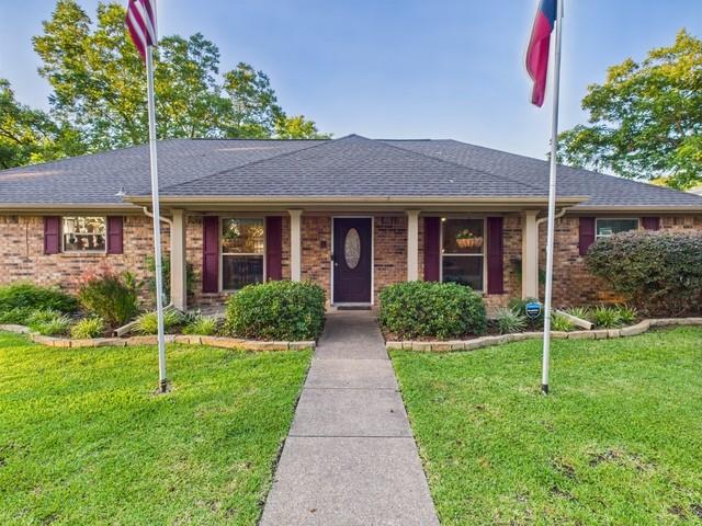 102 Misty Glen Circle