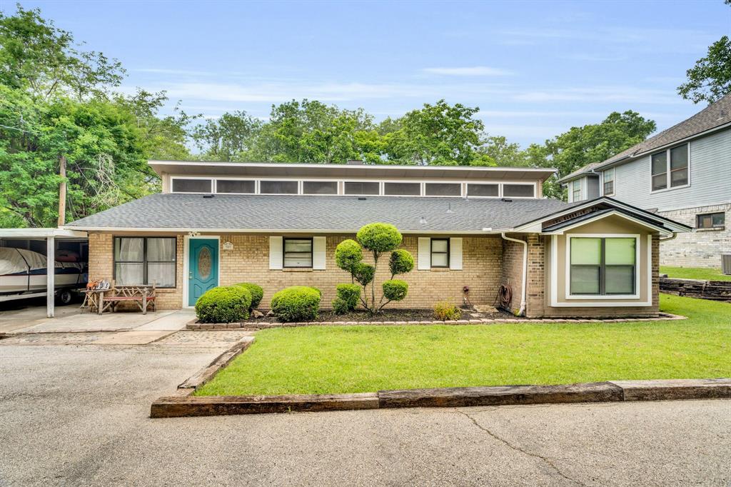 309 Lakewood Drive