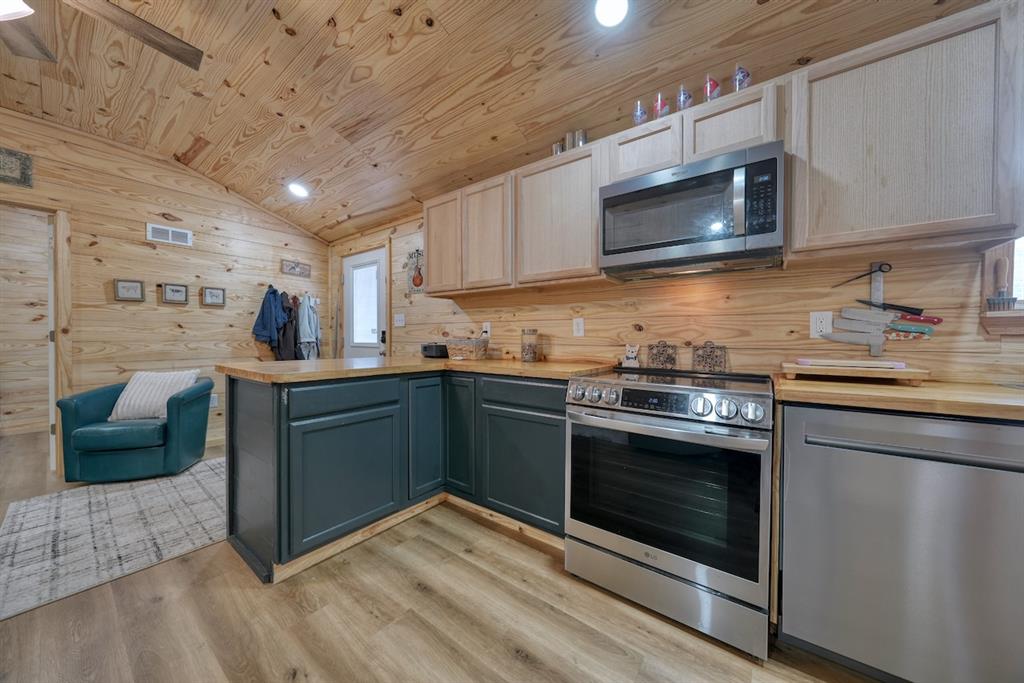 CORY MOREHEAD ADDN 33 - Residential