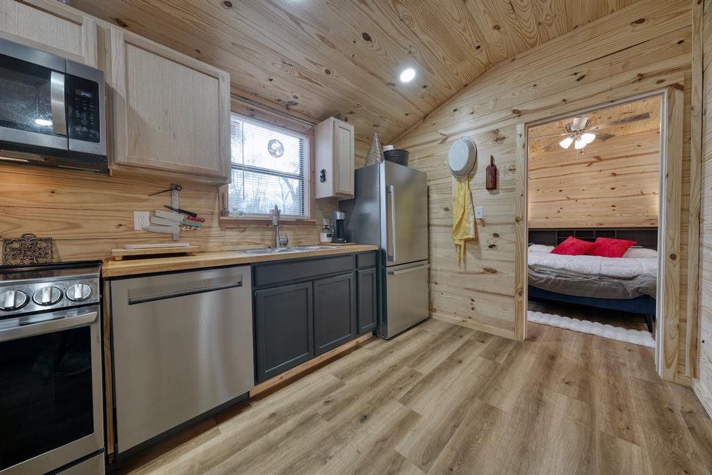 CORY MOREHEAD ADDN 33 - Residential